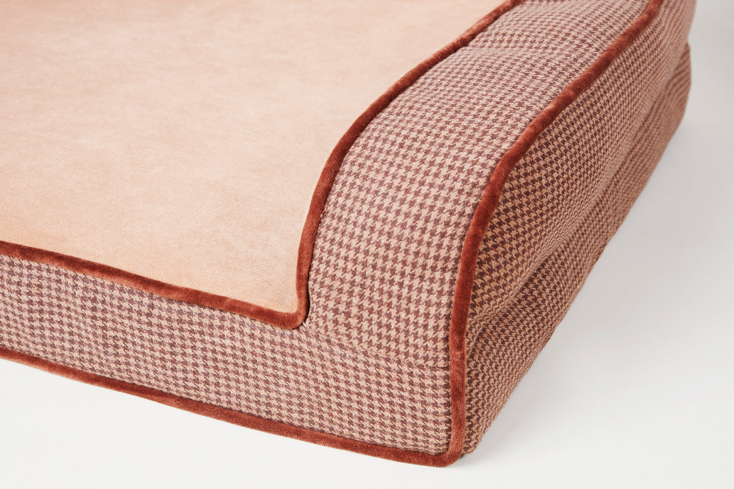 SOFA | HOUNDSTOOTH HAZEL