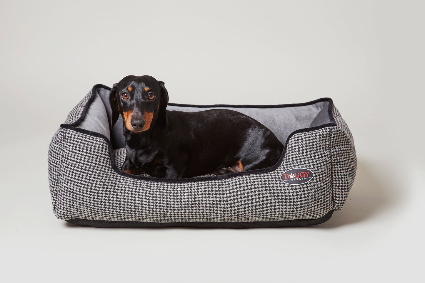 SNUGGLER | HOUNDSTOOTH GREY